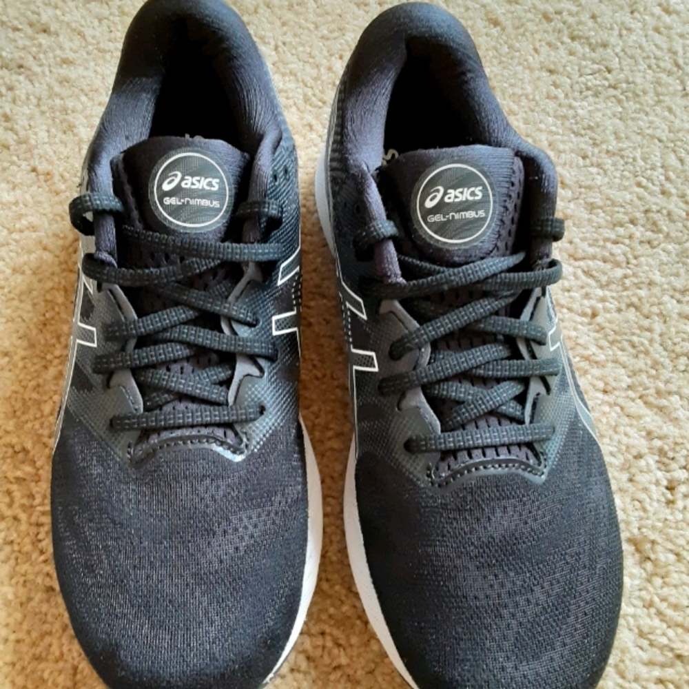 Woman's Asics Gel Nimbus 23 Running shoes
